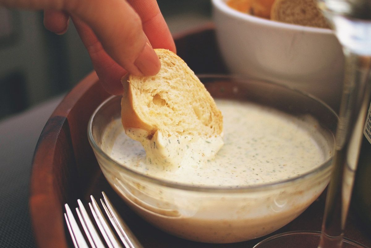 Домашний майонез и его секретный ингредиент: как приготовить вкусный соус за минуту